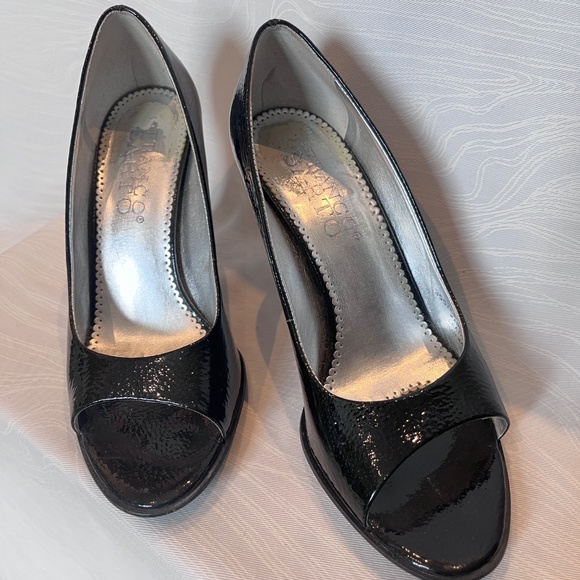 Franco Sarto shiny black heels, size 7 - Picture 6 of 6